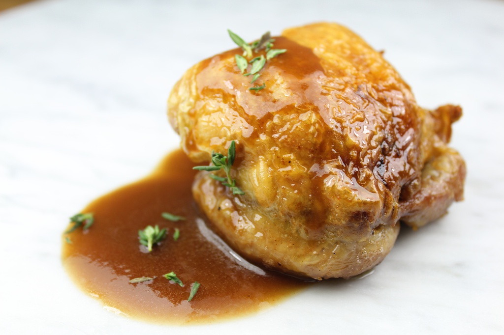 (1) CAILLE FARCIE AU FOIE GRAS (DESOSSÉE / 100% HACHÉ DE VOLAILLE) / JUS BRUN AU THYM (1 pers.)