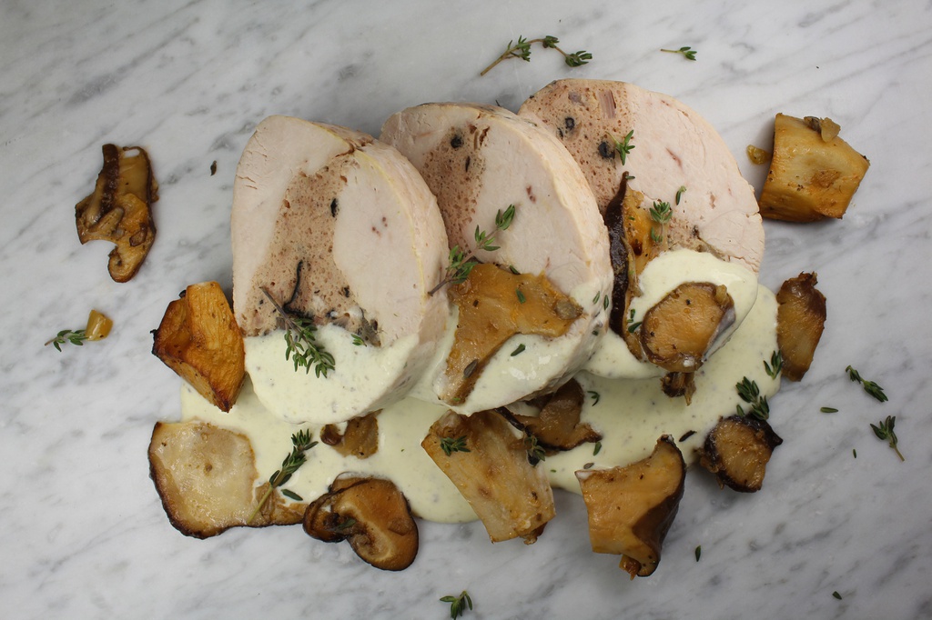 FARM TURKEY FILLET / TRUFFLE STUFFING / TARTUFATA SAUCE (1 pers.)