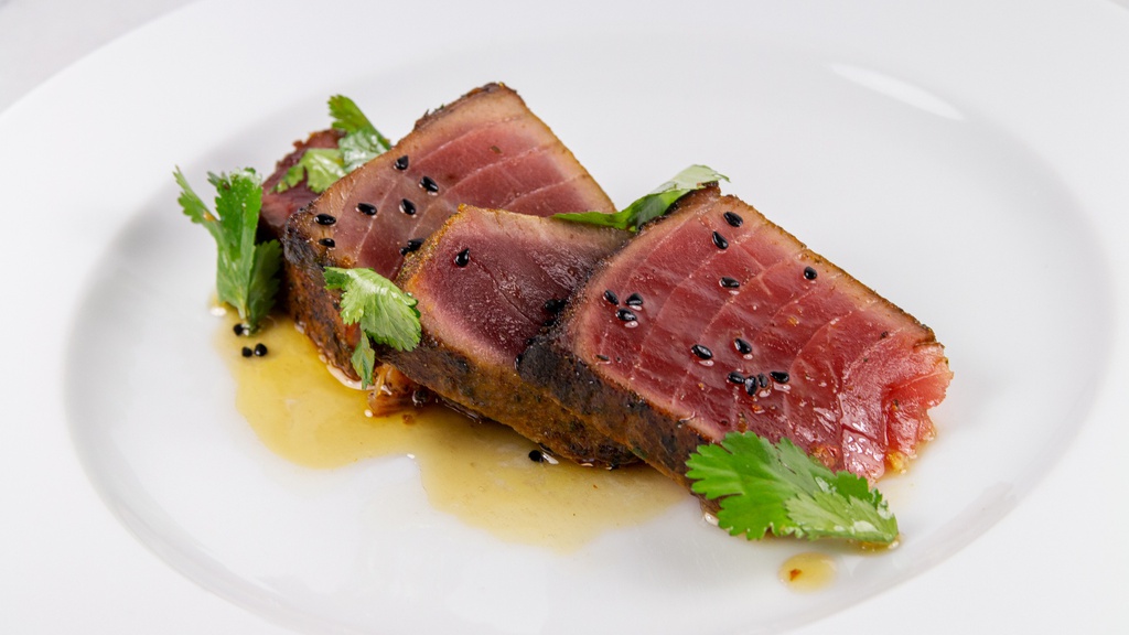 TATAKI VAN ALBACORE TONIJN / SESAME / CITROEN -- 1 PERS