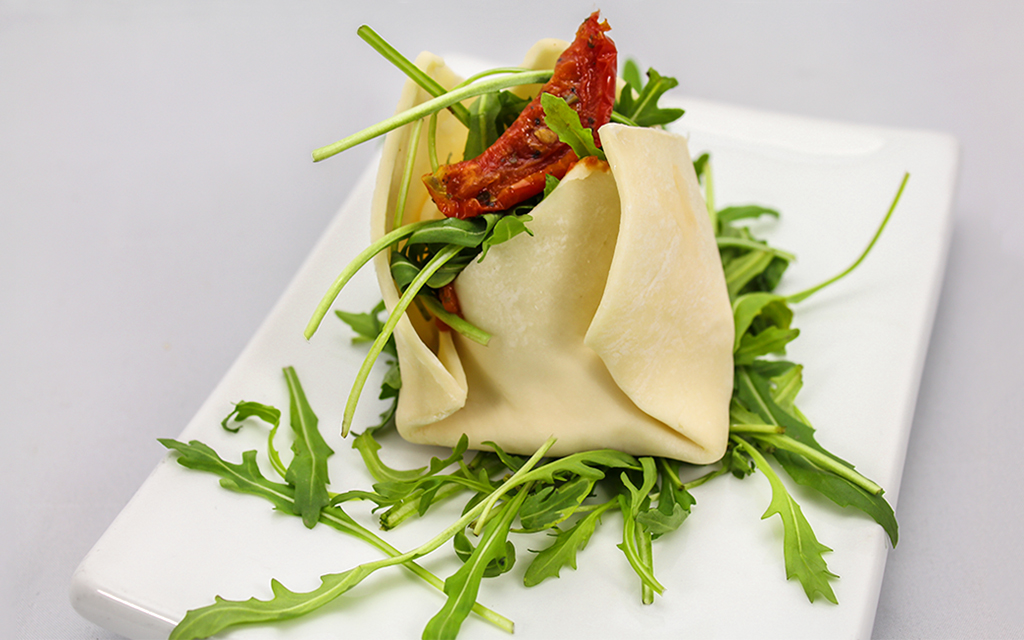 BLADERDEEGJE MET GEITENKAAS / SEIZOENGARNITUUR