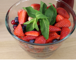 [8036 - 88 / FTK] SALADE DE FRUITS ROUGES EN VERRE (+ caution)