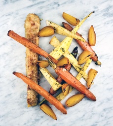 [8725 - 92 / FTK] PLATEAU -- JEUNES CAROTTES / COURGETTES AU PARMESAN / PANAIS / BETTERAVE JAUNE / PATATES DOUCES (4 pers.) 