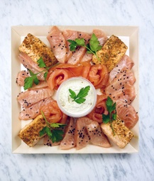 [8569 - 92 / FTK] PLATTER -- TRIO OF SALMON (SMOKED - TIRADITO - HALF-COOKED) / HORSERADISH CREAM / HERB TARTARE (4 pers.)